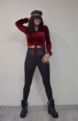 Dámske čierne elastické skinny nohavice 781