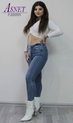 Dámske modré skinny jeans s nitovým dekorom 980